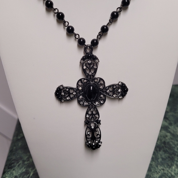 Ornate Black Cross Pendant Necklace With Black And Silver Belt - Picture 2 of 12